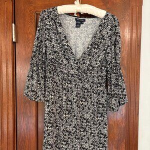 Max Edition Dress Black and White Size M 3/4 Flared sleeves